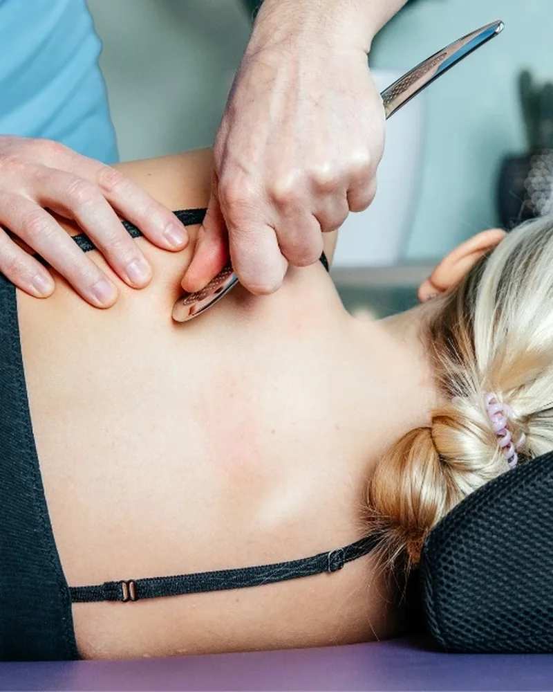 Hands-on treatment of a patient's upper back